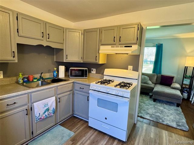 1507 Pagel Avenue, Lincoln Park, MI 48146