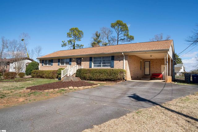 109 Pawnee Drive, Spartanburg, SC 29301
