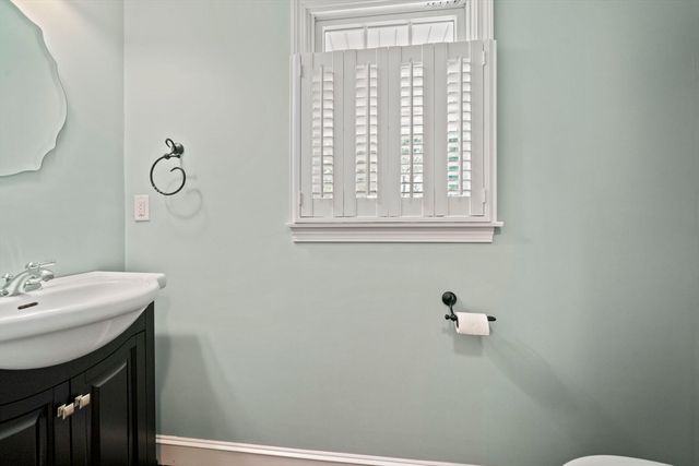 615 Front St, Weymouth, MA 02188