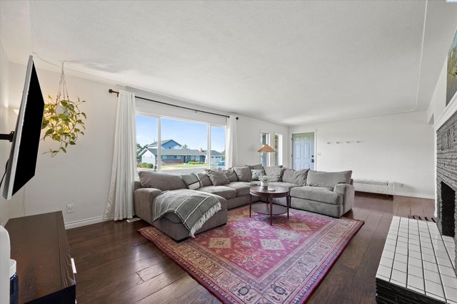 2015 Benson Avenue, Prosser, WA 99350