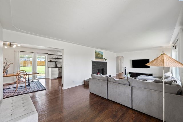 2015 Benson Avenue, Prosser, WA 99350