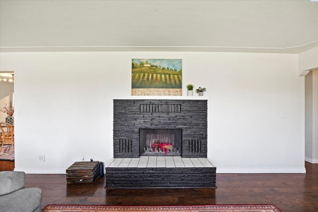 2015 Benson Avenue, Prosser, WA 99350