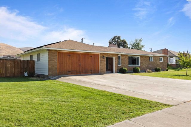 2015 Benson Avenue, Prosser, WA 99350