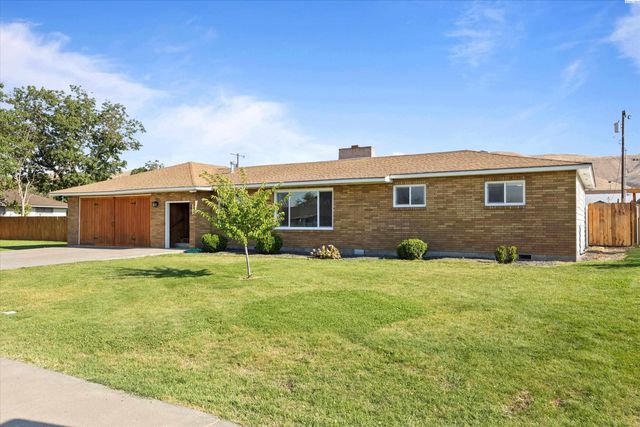 2015 Benson Avenue, Prosser, WA 99350