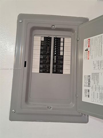 8541 NW 7th St 32, Miami, FL 33126