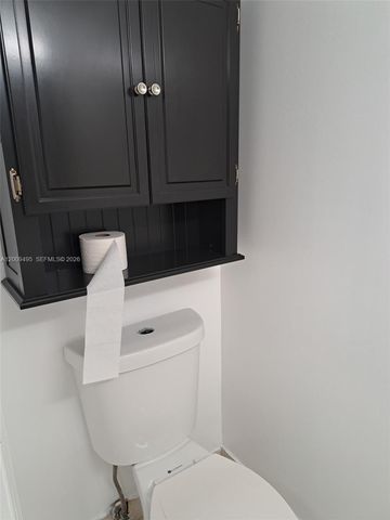 8541 NW 7th St 32, Miami, FL 33126