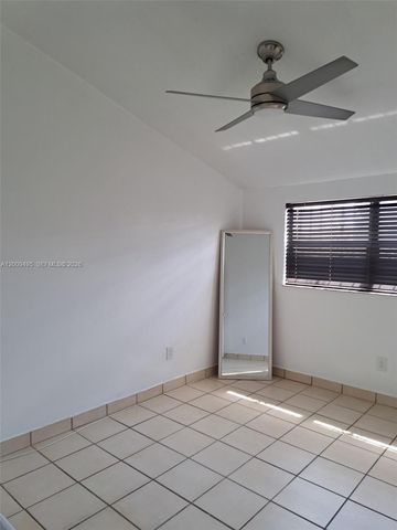 8541 NW 7th St 32, Miami, FL 33126