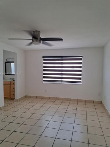 8541 NW 7th St 32, Miami, FL 33126