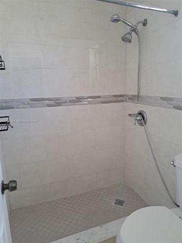 8541 NW 7th St 32, Miami, FL 33126