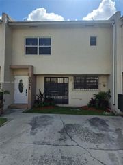 8541 NW 7th St 32, Miami, FL 33126