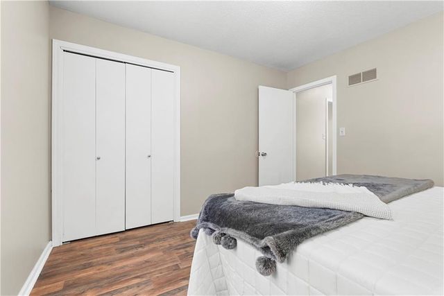 3831 Grant Street, Lee's Summit, MO 64064