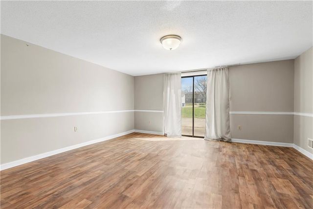 3831 Grant Street, Lee's Summit, MO 64064