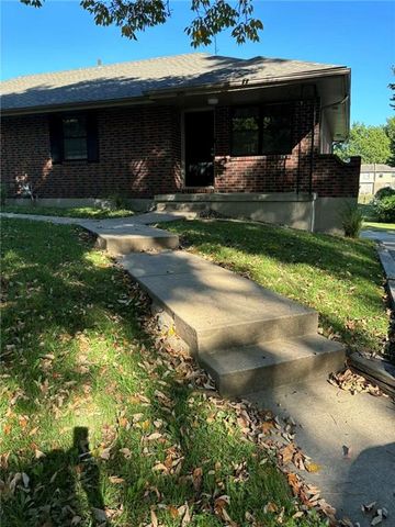 3831 Grant Street, Lee's Summit, MO 64064