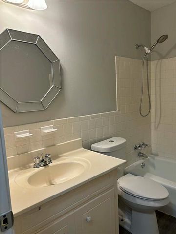 3831 Grant Street, Lee's Summit, MO 64064