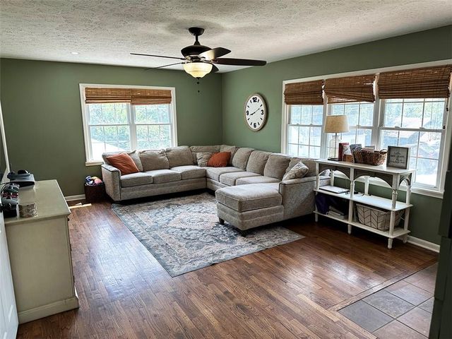 400 Beverly Avenue, Excelsior Springs, MO 64024