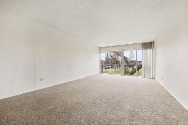 5050 Ambassador Way 210, Houston, TX 77056