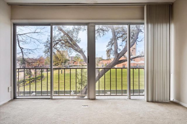 5050 Ambassador Way 210, Houston, TX 77056