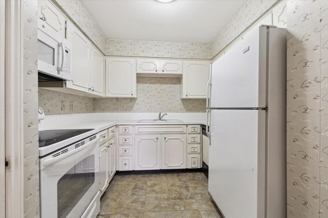 5050 Ambassador Way 210, Houston, TX 77056