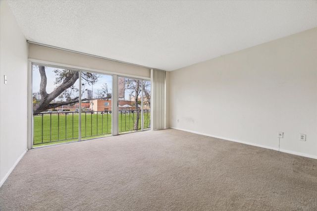 5050 Ambassador Way 210, Houston, TX 77056