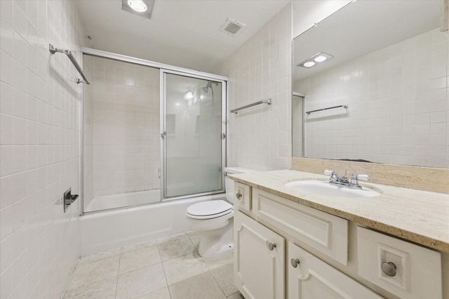 5050 Ambassador Way 210, Houston, TX 77056