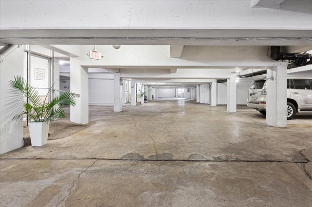 5050 Ambassador Way 210, Houston, TX 77056