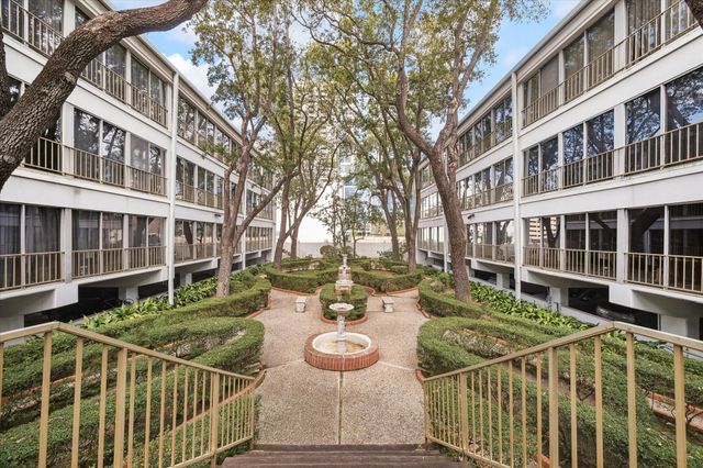 5050 Ambassador Way 210, Houston, TX 77056