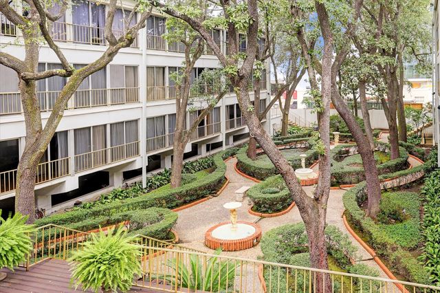 5050 Ambassador Way 210, Houston, TX 77056