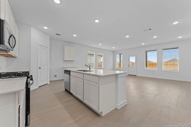 1883 Nuthatch Ridge, New Braunfels, TX 78130