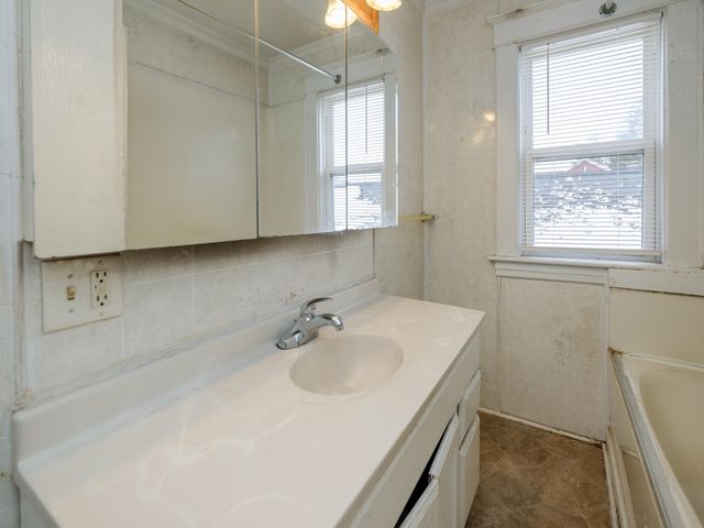 1721 Egleston Avenue, Kalamazoo, MI 49001