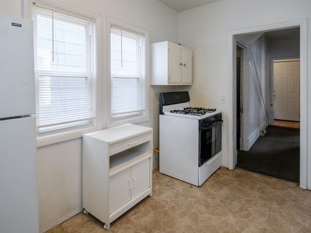 1721 Egleston Avenue, Kalamazoo, MI 49001