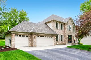2333 Stone Creek Lane W, Chanhassen, MN 55317