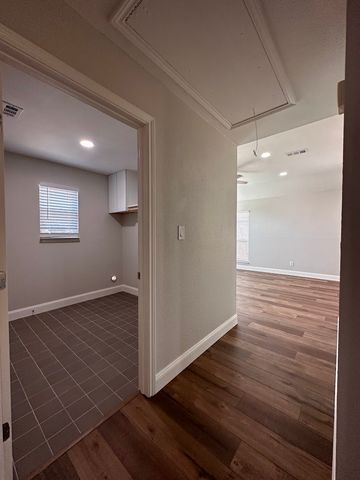 2143 Gilford Street, Dallas, TX 75235