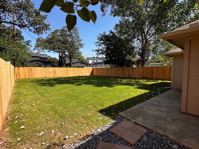 2143 Gilford Street, Dallas, TX 75235