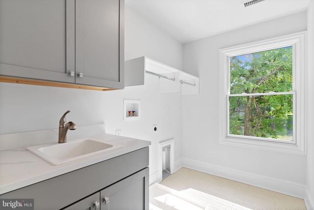 102 HARVEY RD #1B, Wallingford, PA 19086