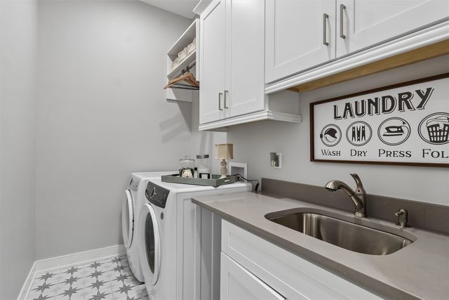 3962 NW 181st Street, Clive, IA 50325