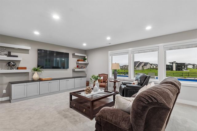 3962 NW 181st Street, Clive, IA 50325