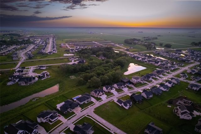 3962 NW 181st Street, Clive, IA 50325