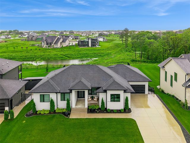 3962 NW 181st Street, Clive, IA 50325