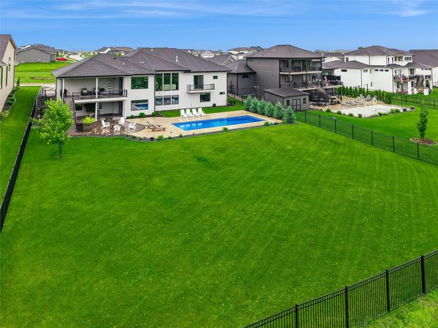 3962 NW 181st Street, Clive, IA 50325