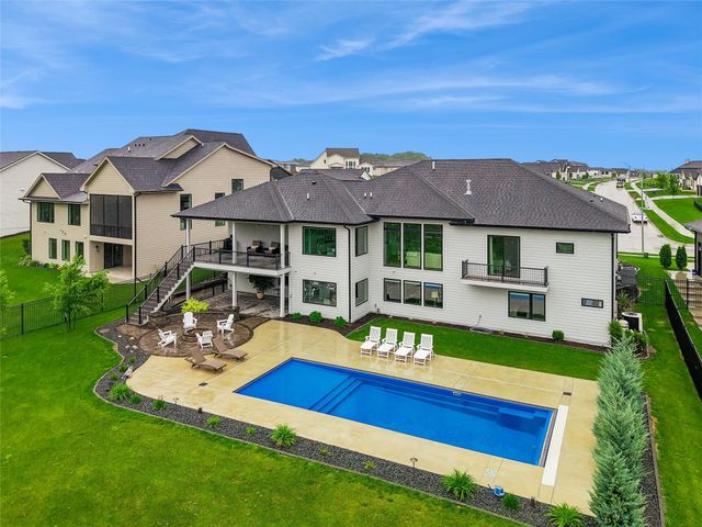 3962 NW 181st Street, Clive, IA 50325