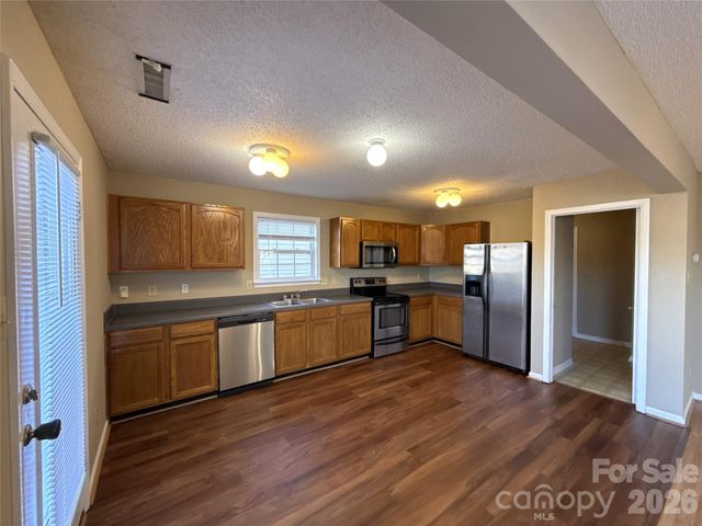 2043 Dunsmore Lane, Waxhaw, NC 28173