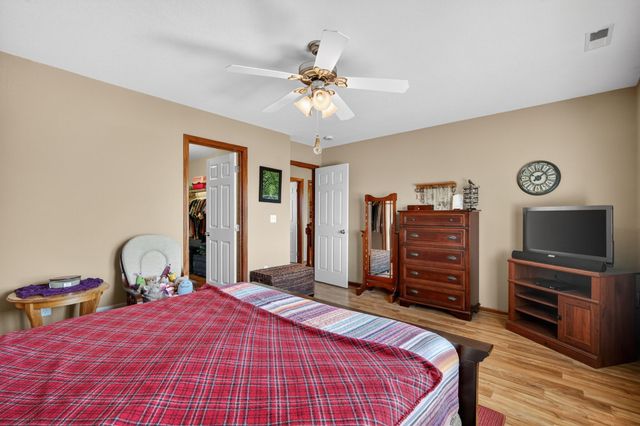 1421 93rd Street, West Des Moines, IA 50266