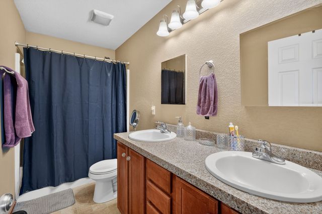 1421 93rd Street, West Des Moines, IA 50266