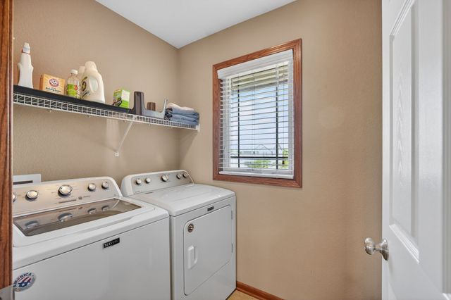 1421 93rd Street, West Des Moines, IA 50266