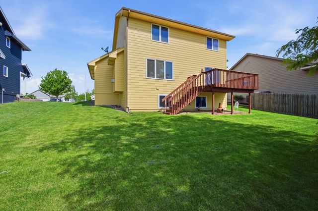 1421 93rd Street, West Des Moines, IA 50266