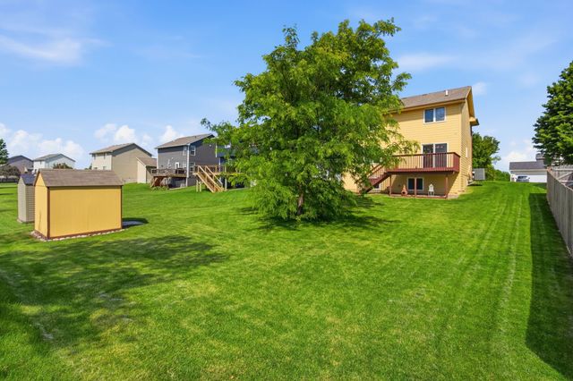 1421 93rd Street, West Des Moines, IA 50266