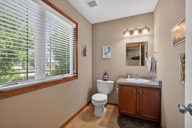 1421 93rd Street, West Des Moines, IA 50266