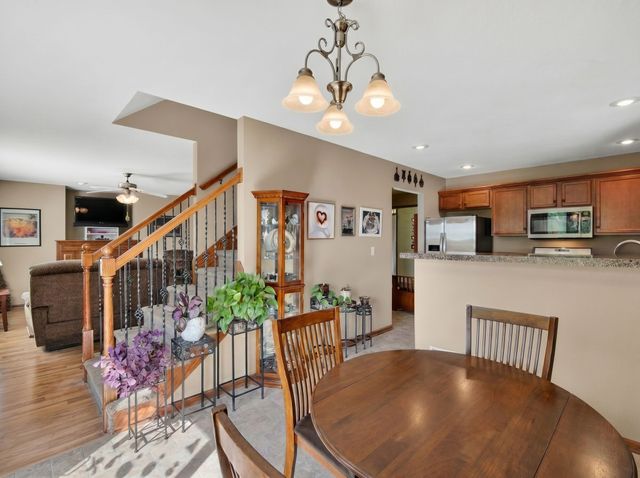 1421 93rd Street, West Des Moines, IA 50266