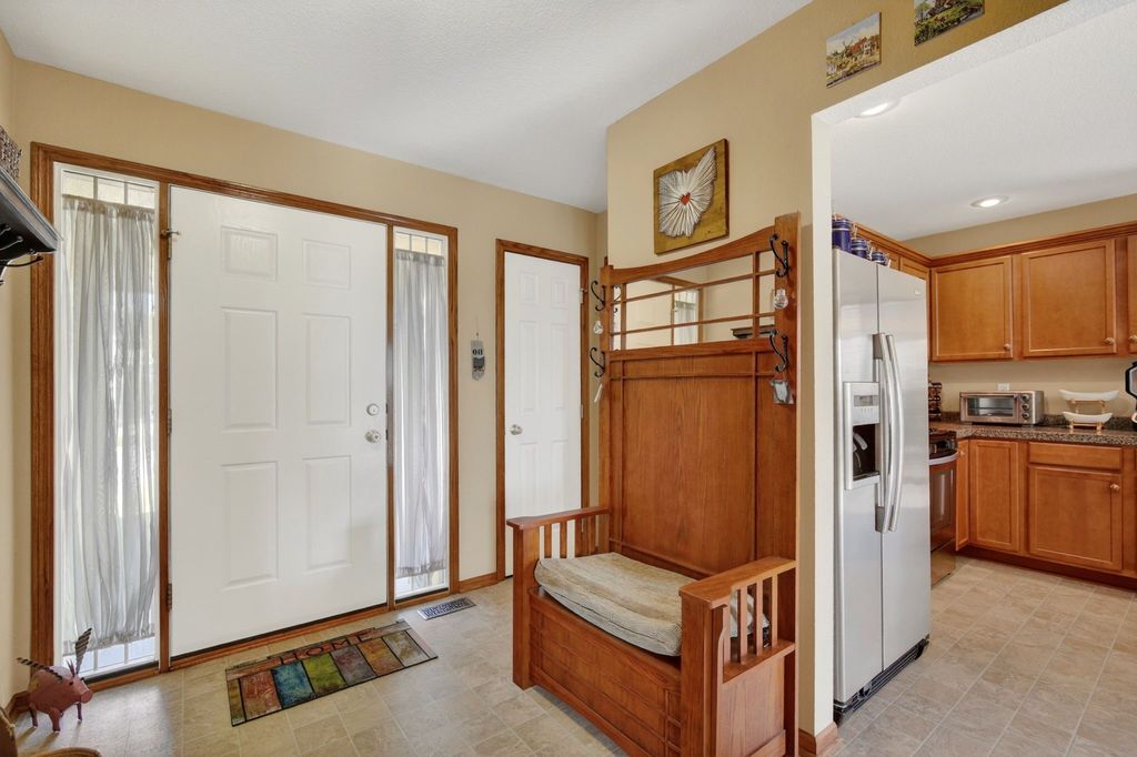 1421 93rd Street, West Des Moines, IA 50266