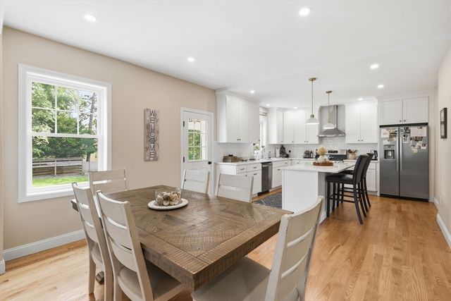 9 Walnut Ave 9, Andover, MA 01810